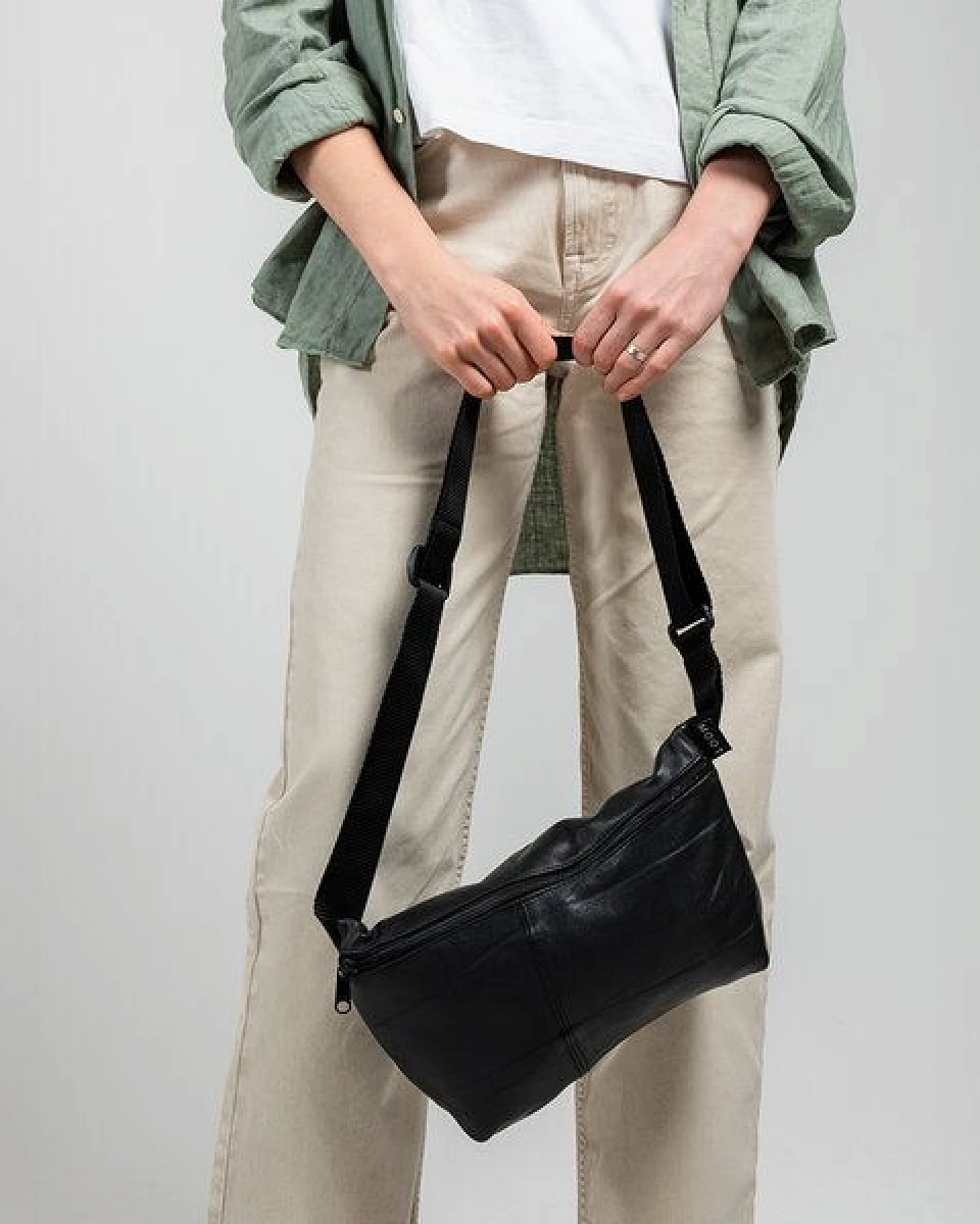 MOOT Die Schultertasche aus Lederjacken – Ansicht 4