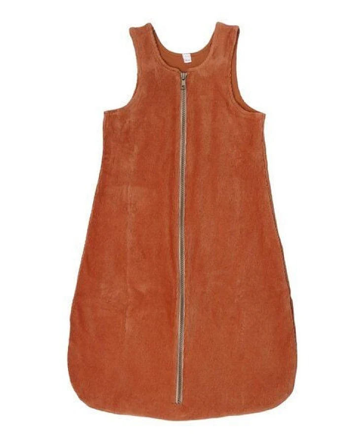 Baby Schlafsack GOTS zertifiziert – Bio-Baumwolle in Cordoptik, Braun, ärmellos mit Reißverschluss, weich & bequem