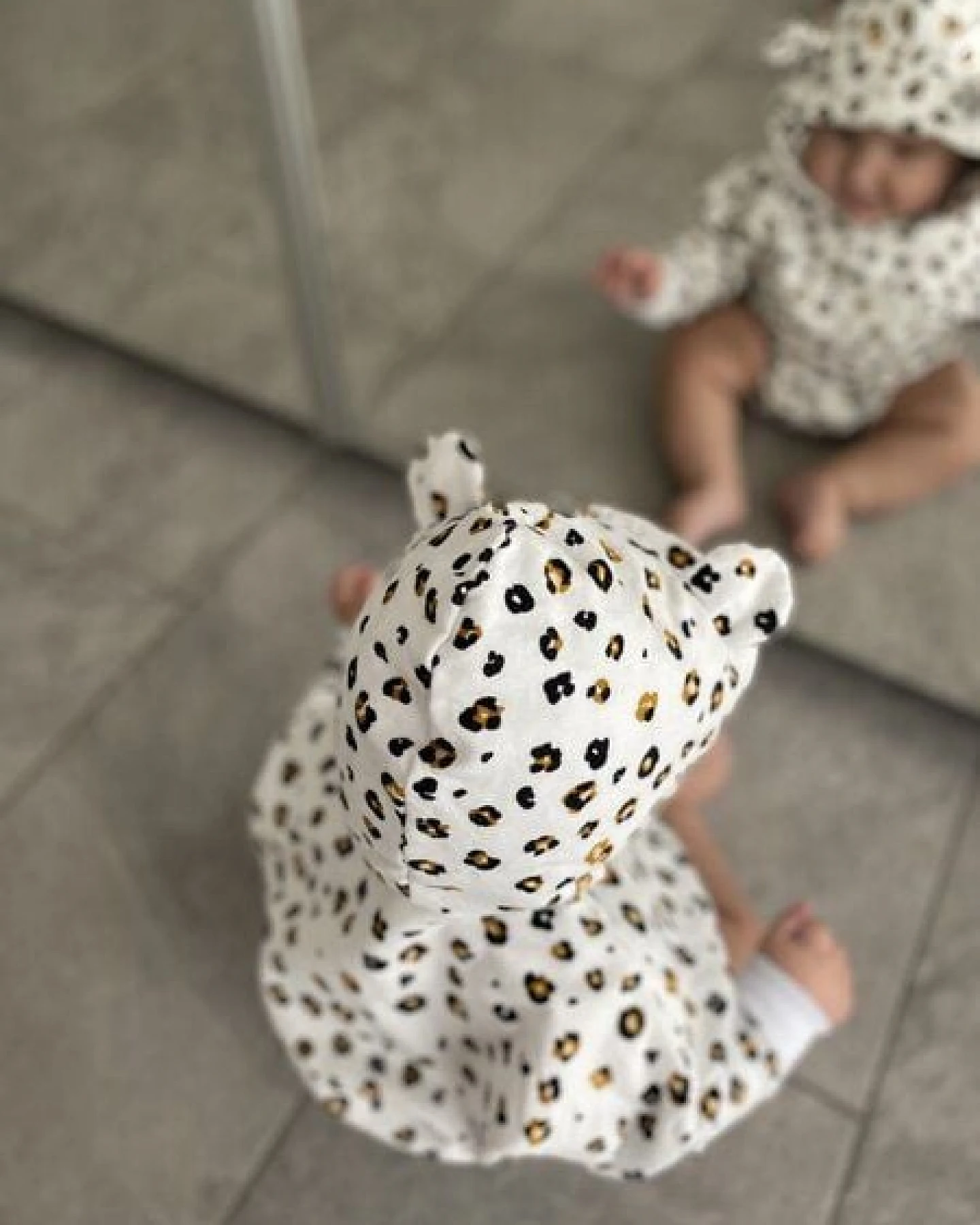 Baby Hoodie *Leopard weiß* Bio Baumwolle – Ansicht 3