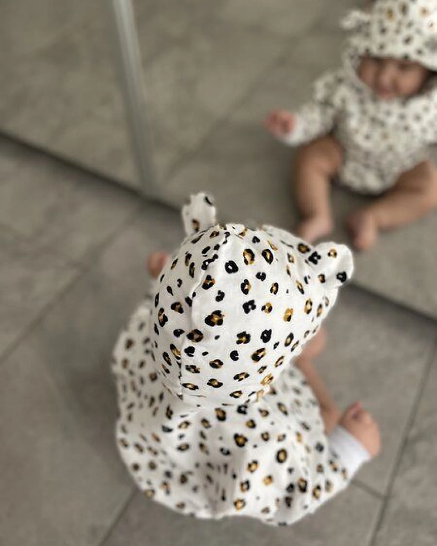 Baby Hoodie *Leopard weiß* Bio Baumwolle – Ansicht 3