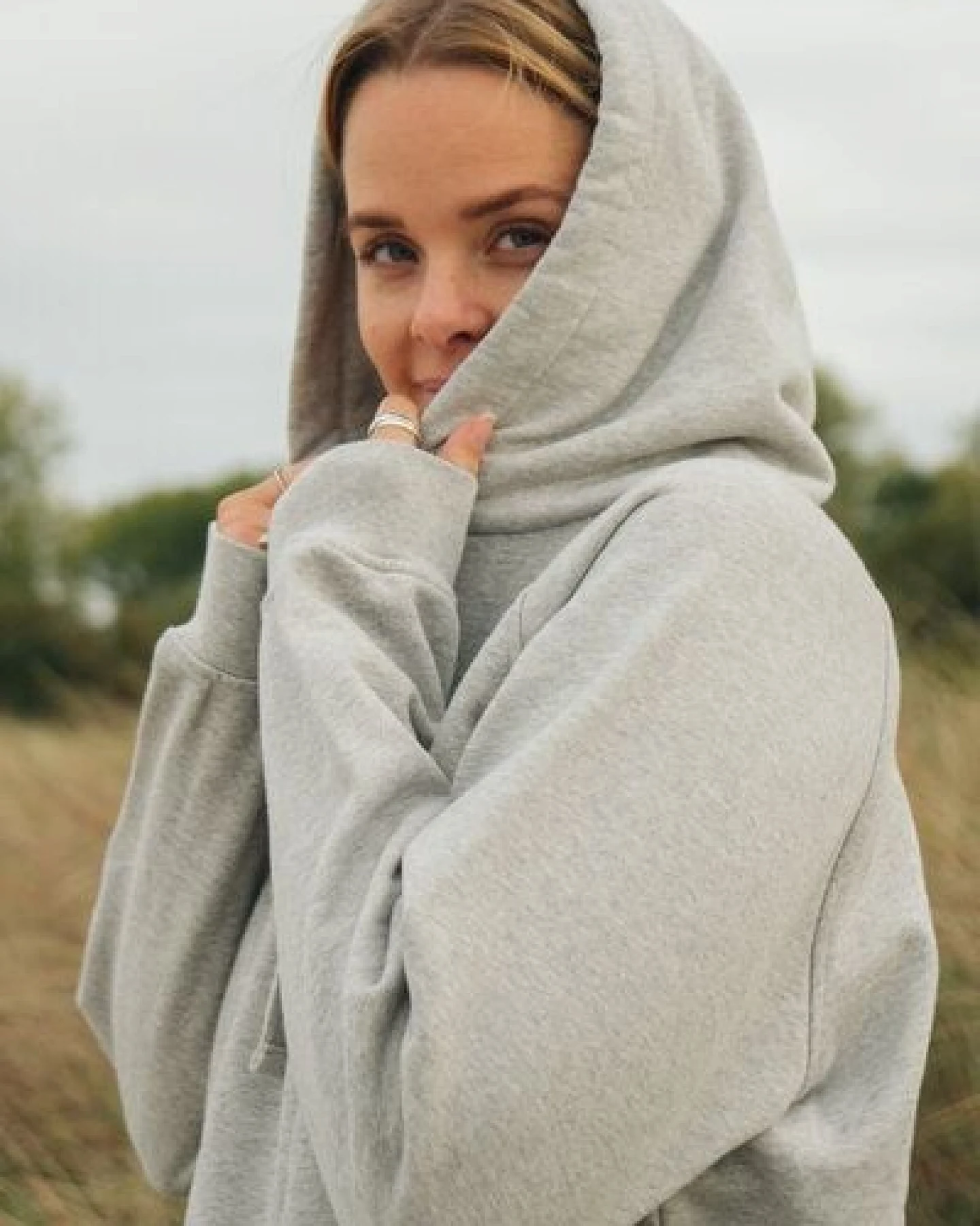 SANNA – Hoodie (Damen) aus 100% Bio-Baumwolle (GOTS) von SALZWASSER – Ansicht 4