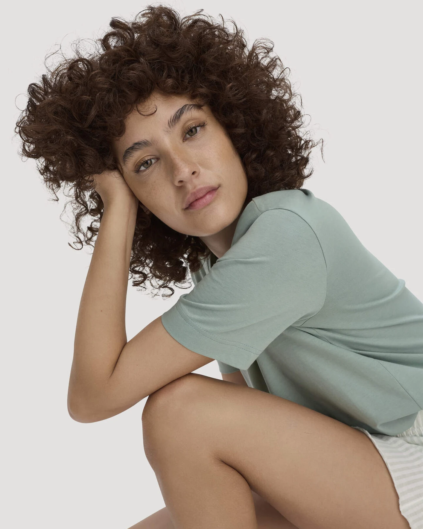 hessnatur Damen Schlaf T-Shirt PURE COTTON aus Bio-Baumwolle - grün - Größe 40 – Ansicht 2