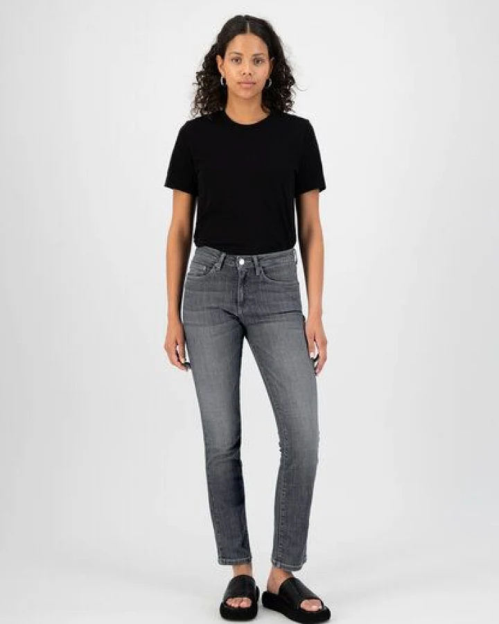MUD Jeans Jeans - Faye Straight - aus einem Baumwoll/Elastan Mix