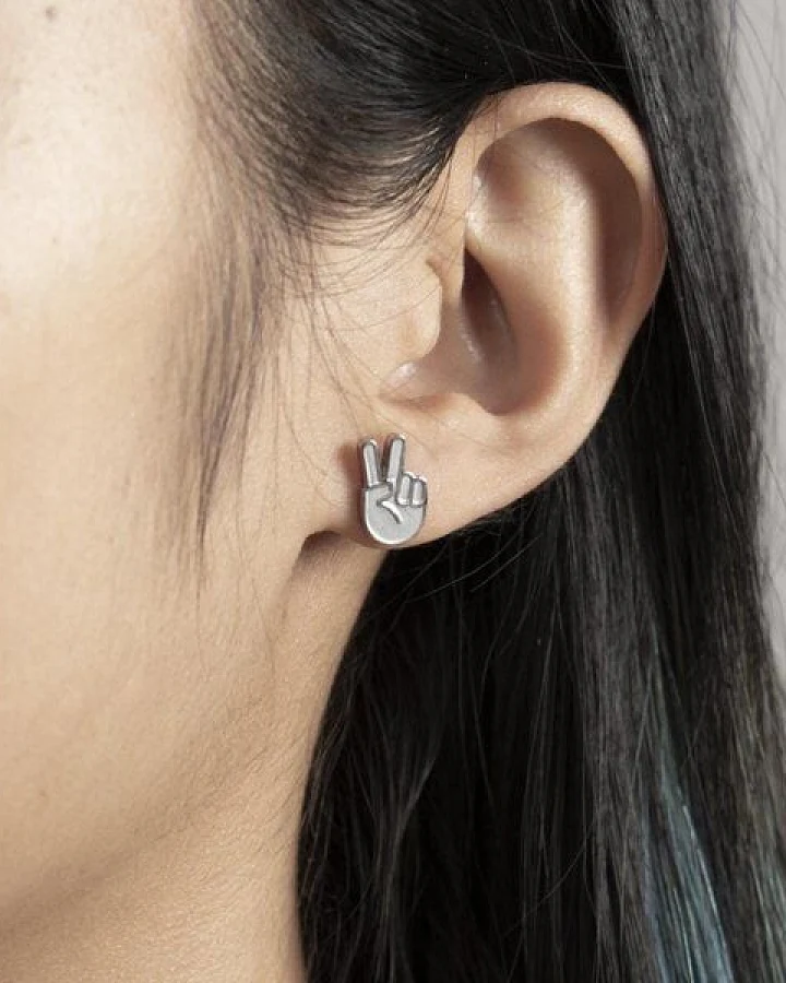 Fyngers Ohrstecker aus chirurgischen Edelstahl hochglanzpoliert - Modell PEACE