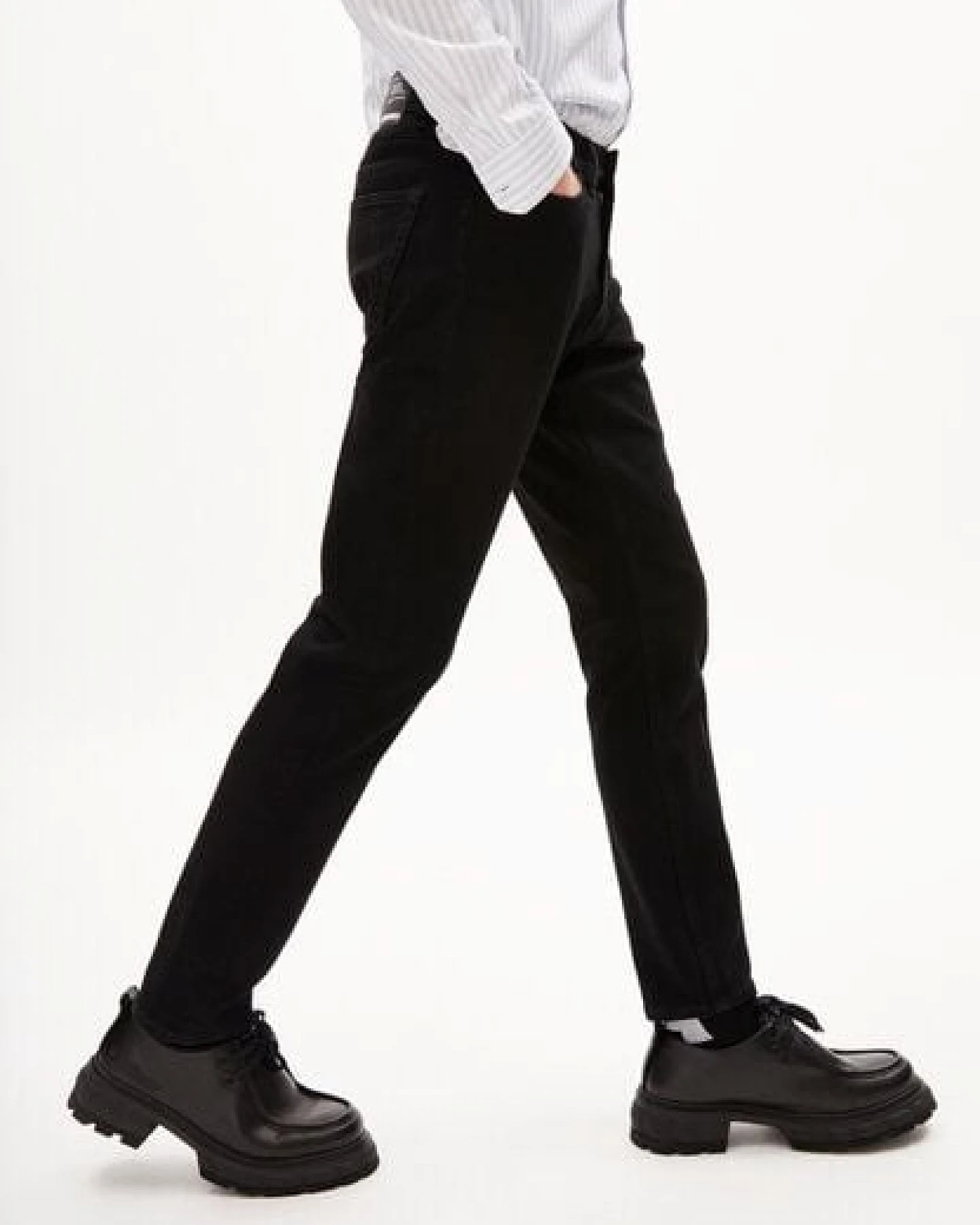 ARMEDANGELS IAAN COMFORT - Herren Straight Leg Mid Waist aus Bio-Baumwoll Mix – Ansicht 4