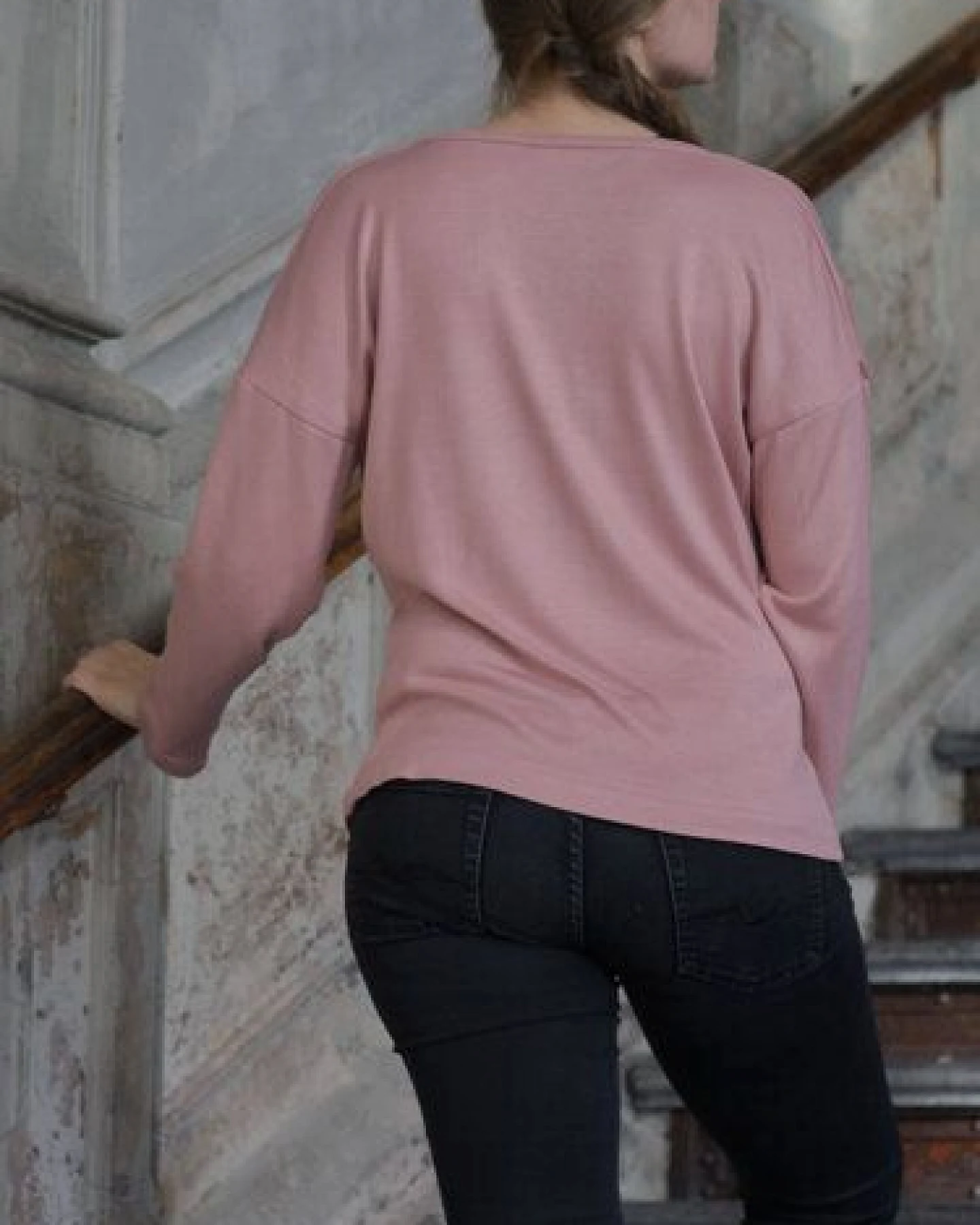 Golden Circle Clothing Wasserfallpullover aus Viskose – Ansicht 2