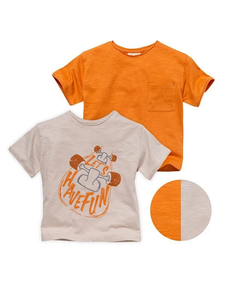 People Wear Organic Doppelpack Kurzarm-Shirts, orange mit Brusttasche und beige mit Skaterprint, aus Bio-Baumwolle