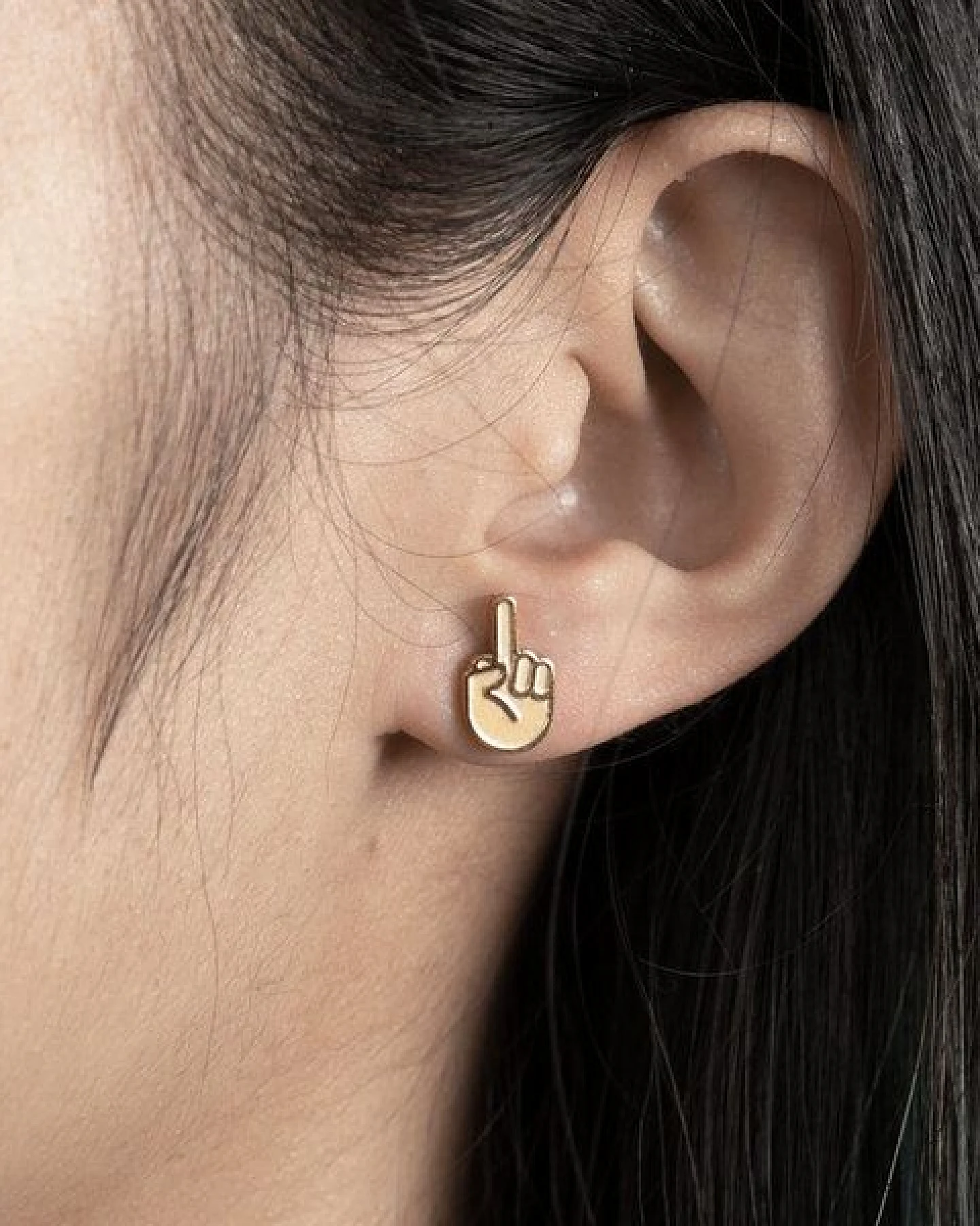 Fyngers Ohrstecker aus chirurgischen Edelstahl hochglanzpoliert - Modell F*CK YOU – Ansicht 2