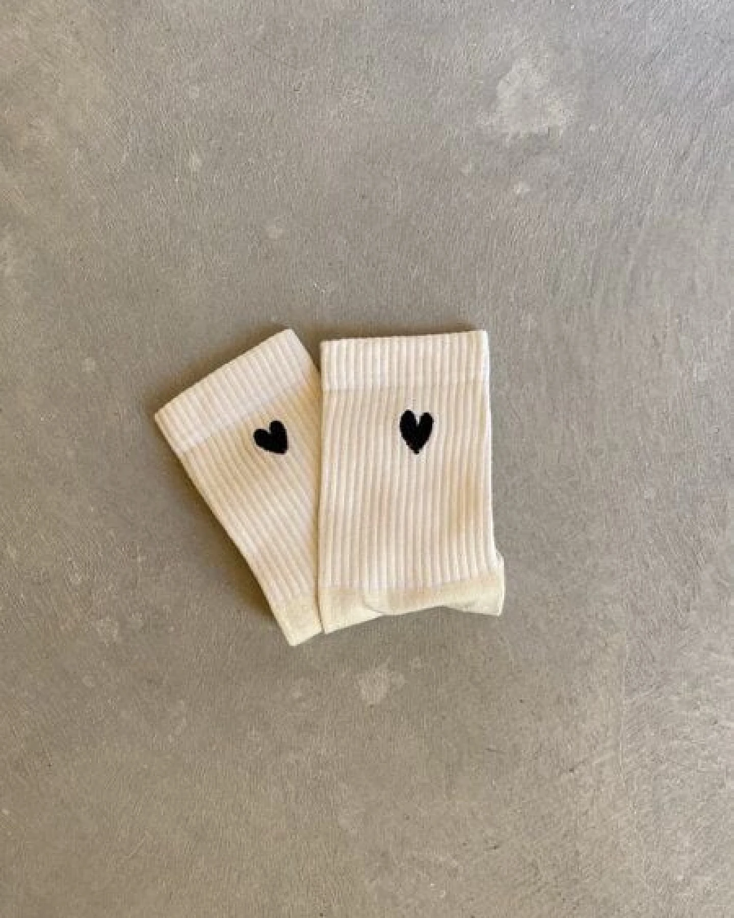 Jutelaune Black Heart Socks - GRS und OEKO-TEX Zertifizierungen – Ansicht 2