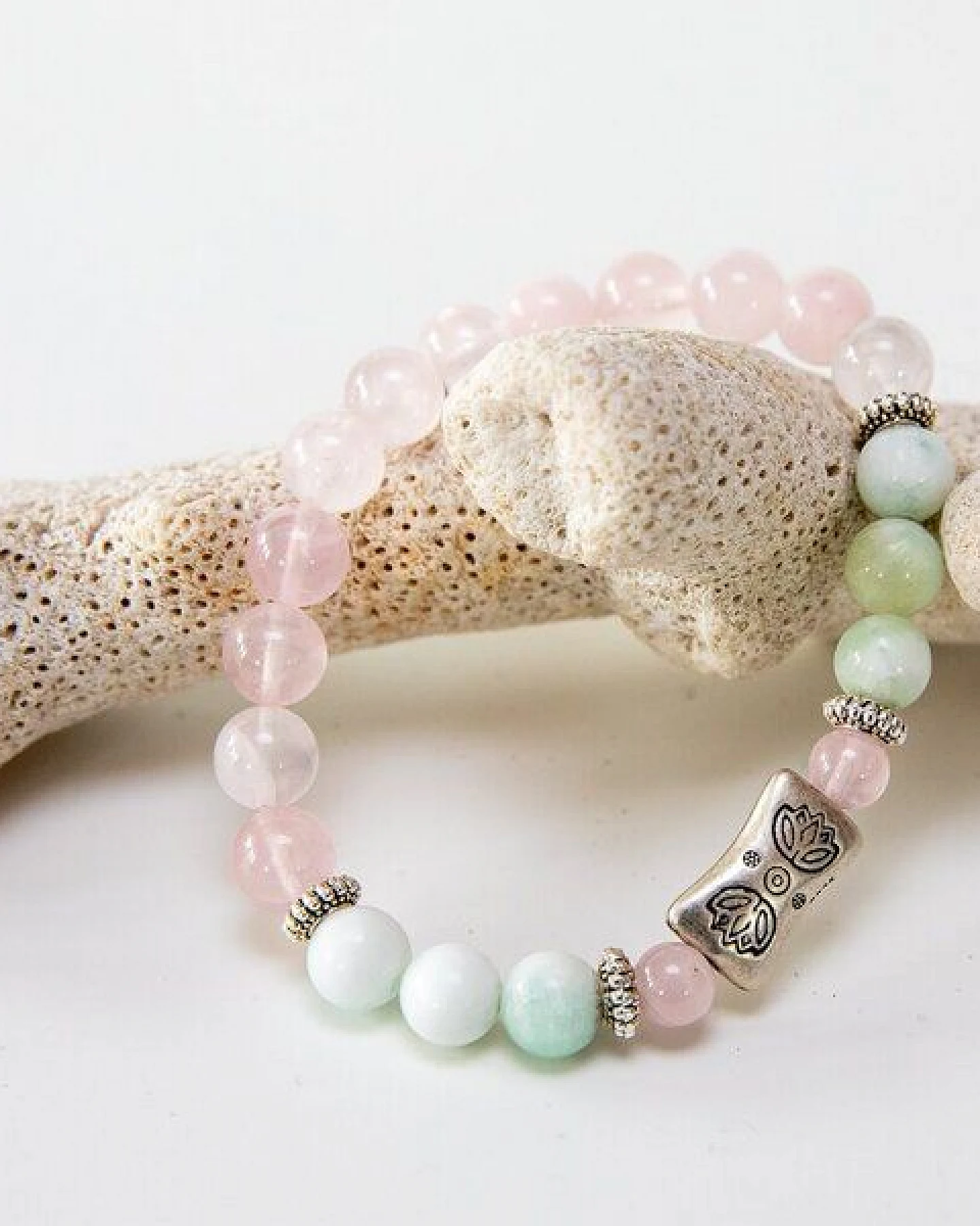 Divasya Armband "Lotus Garden" aus Rosenquarz – Ansicht 3