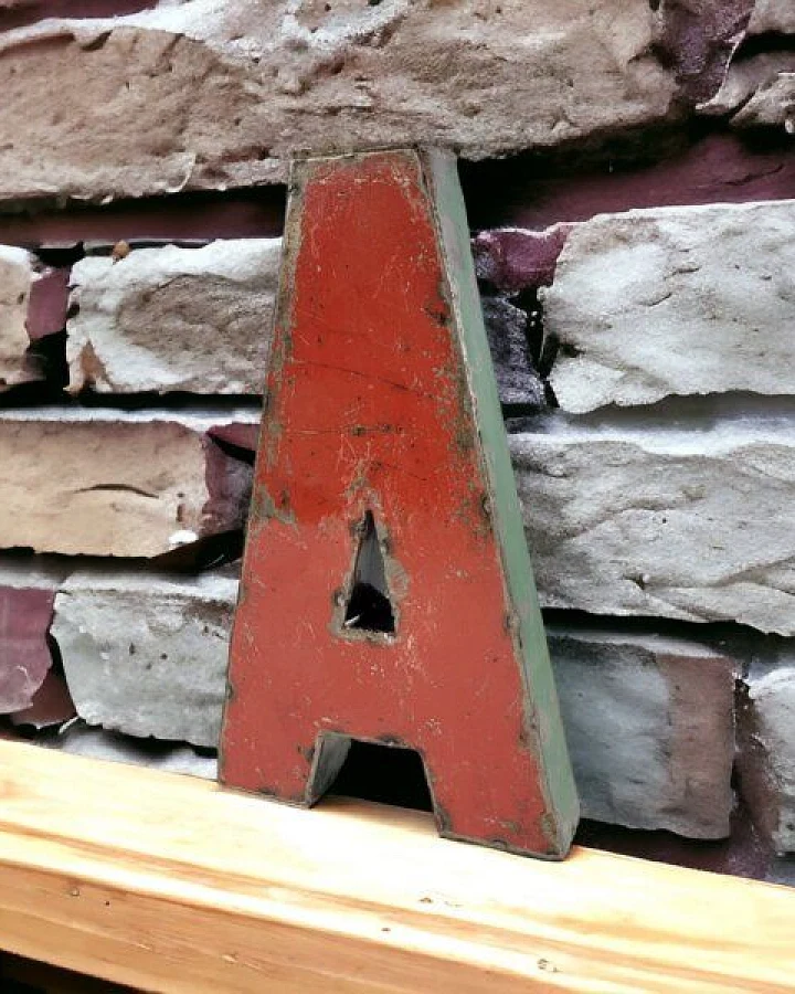 Moogoo Creative Africa Buchstabe "A" aus recycelten Ölfässern