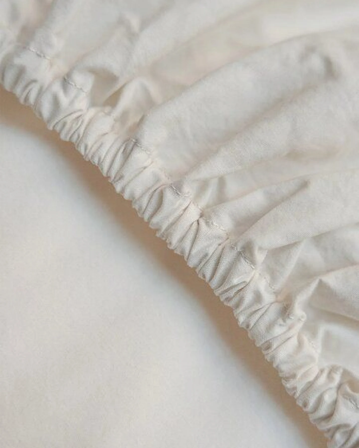erlich textil Cotton Select Spannbettlaken aus Baumwolle (aus Umstellung auf biologischen Anbau), made in Europe – Ansicht 2