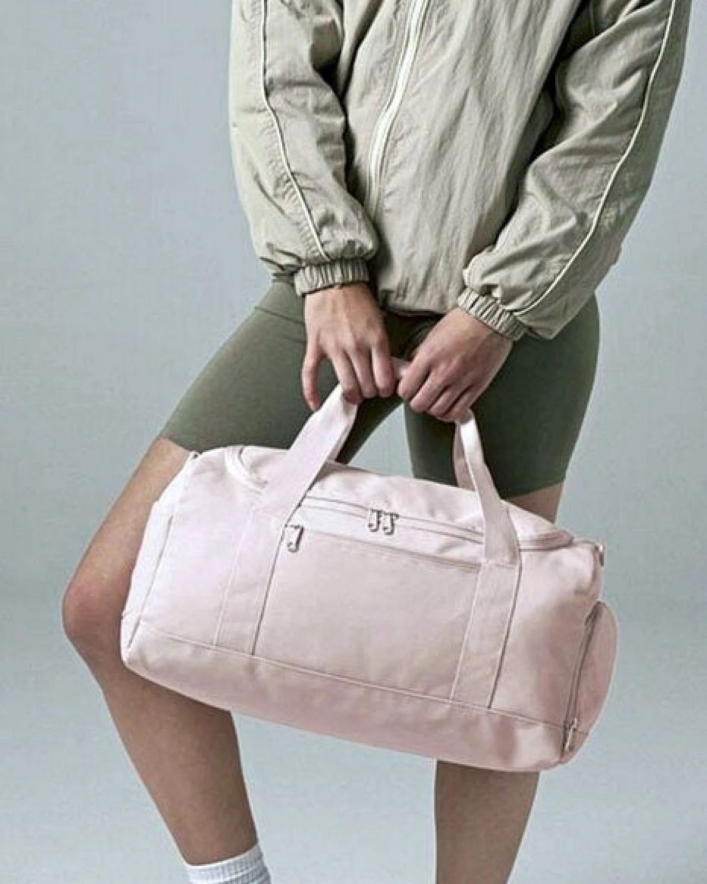 BagBase Kleine Sporttasche/Reisetasche 20 Liter Volumen in 4 aktuellen Farben – Ansicht 2