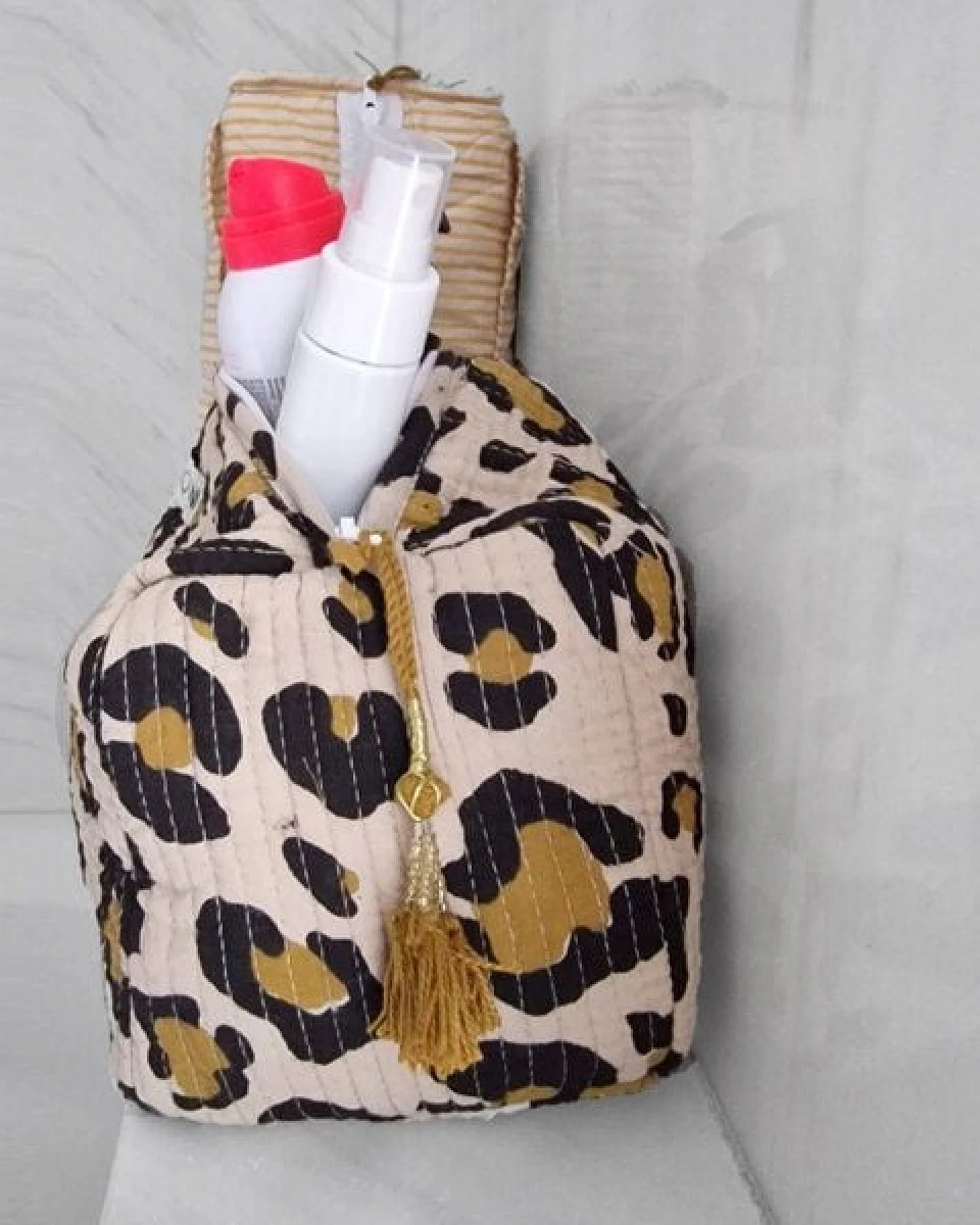 KIKOONI handgefertigte Kosmetiktasche "Oh Leo" – Ansicht 4