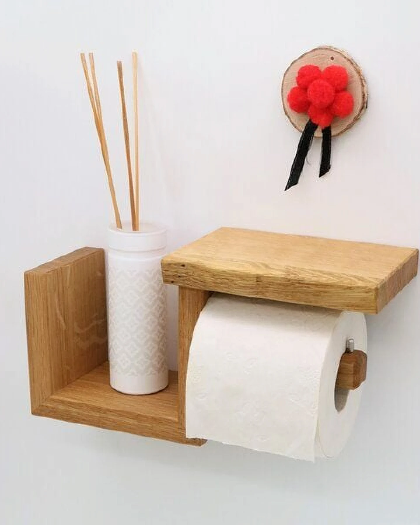 Woodkopf Toilettenpapierhalter LOTHAR aus Holz – Ansicht 2