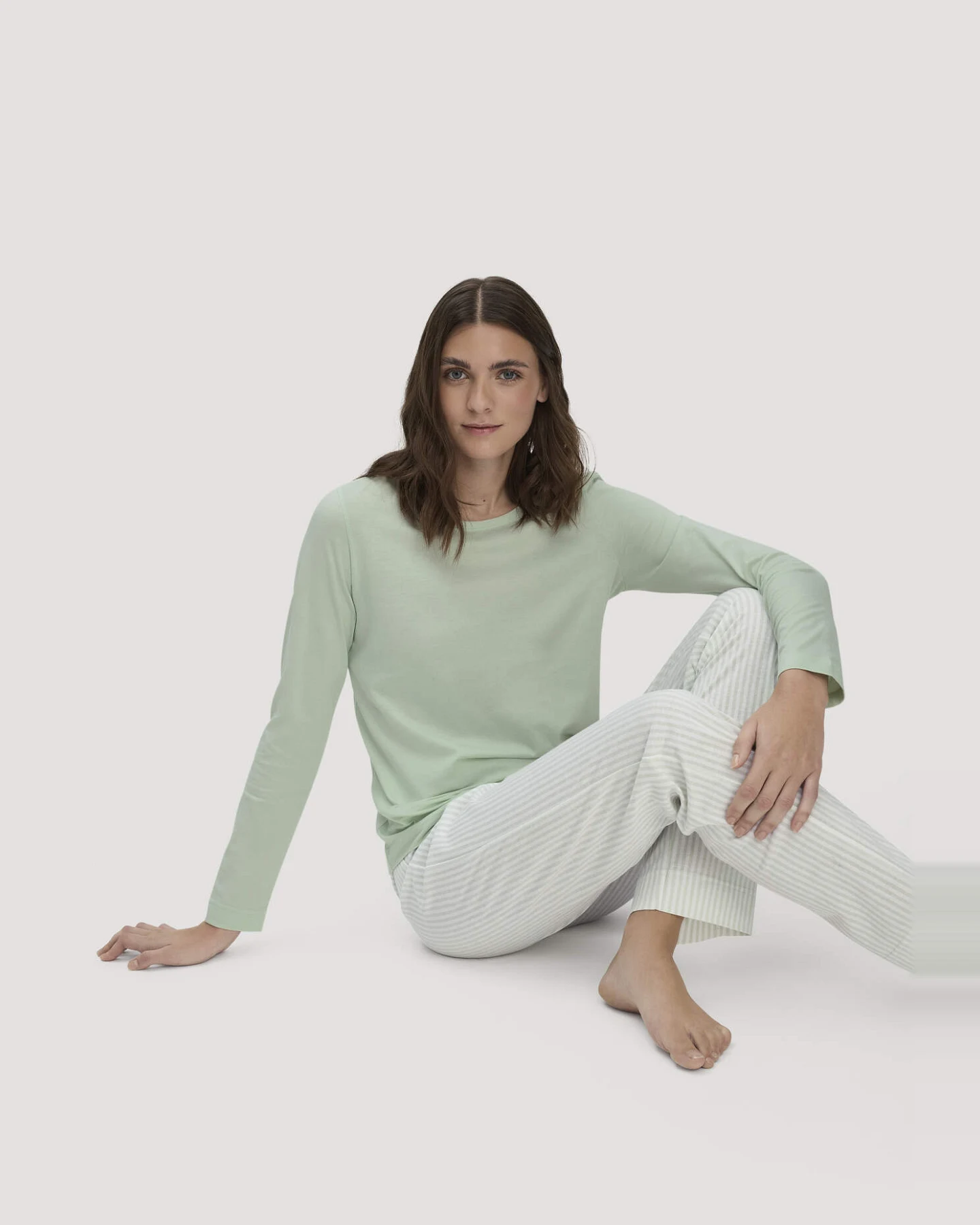 hessnatur Damen Schlaf Shirt PURE COTTON aus Bio-Baumwolle - grün - Größe 48 – Ansicht 2