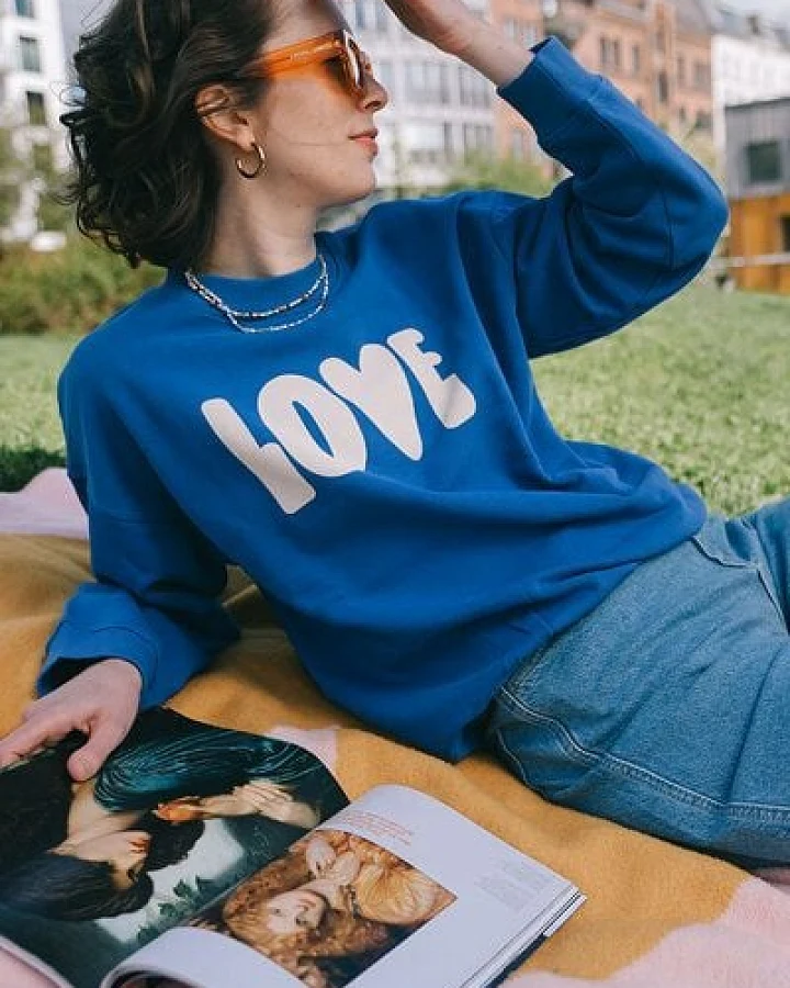 thinking mu Sweatshirt - Love Ecru - aus Bio-Baumwolle