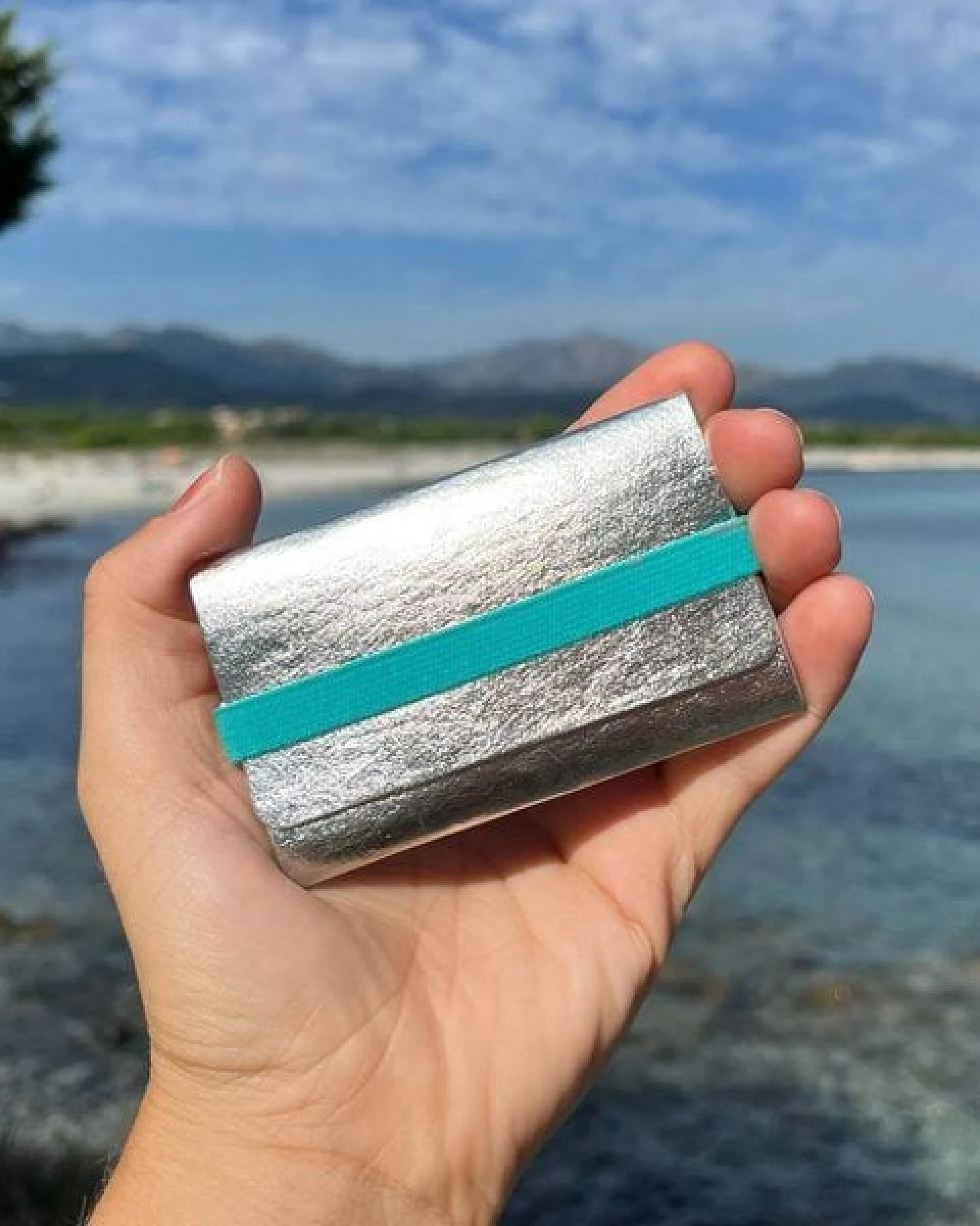 ANDERS & KOMISCH Kartenetui mit Münzfach in Silber - Slim Wallet - A&K TINY – Ansicht 4