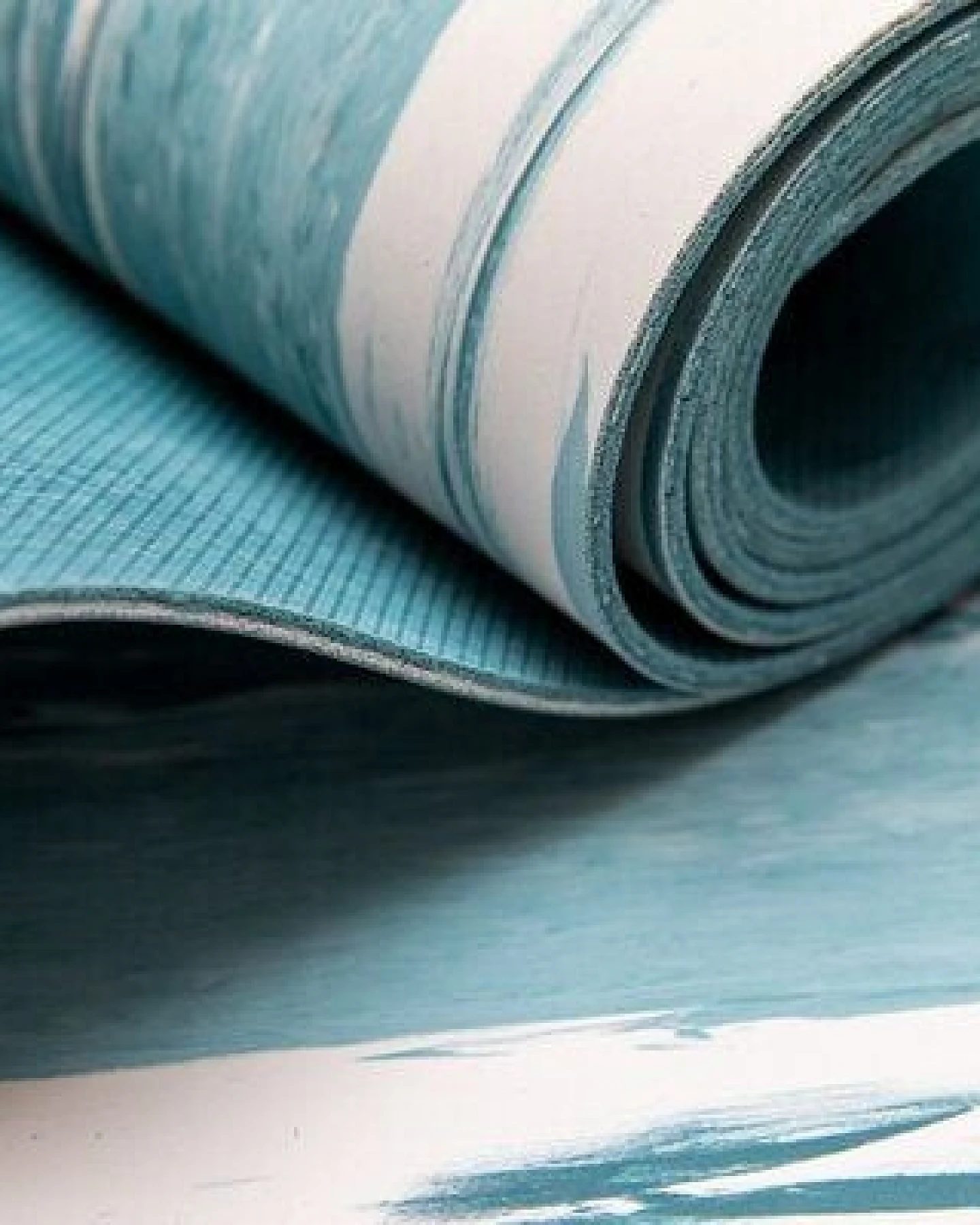Divasya Yogamatte "Pure" aus Naturkautschuk mit Schutzhülle & Tragegurt – Ansicht 4