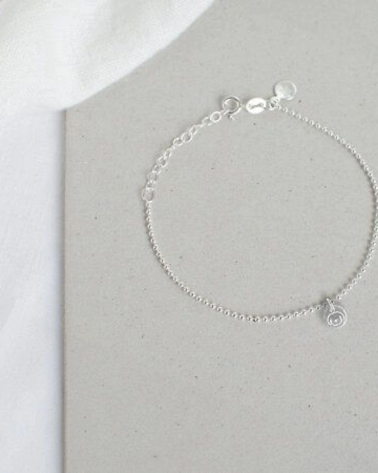 renna deluxe Armband mit Hund Anhänger – Ansicht 3