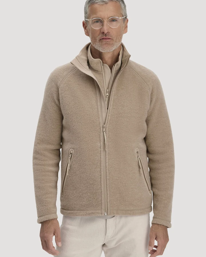 hessnatur Herren Wollfleece Jacke Regular aus Bio-Merinowolle - beige - Größe 46