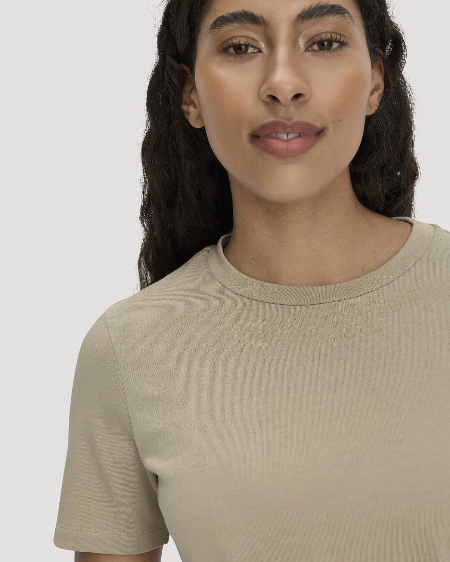 hessnatur Damen Heavy T-Shirt Relaxed aus Bio-Baumwolle - beige - Größe 38 – Ansicht 4