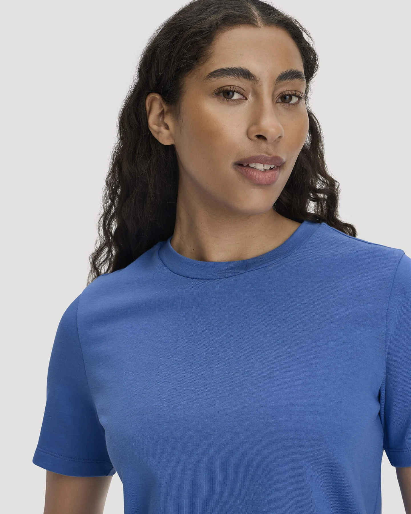 hessnatur Damen Heavy T-Shirt Relaxed aus Bio-Baumwolle - blau - Größe 44 – Ansicht 4