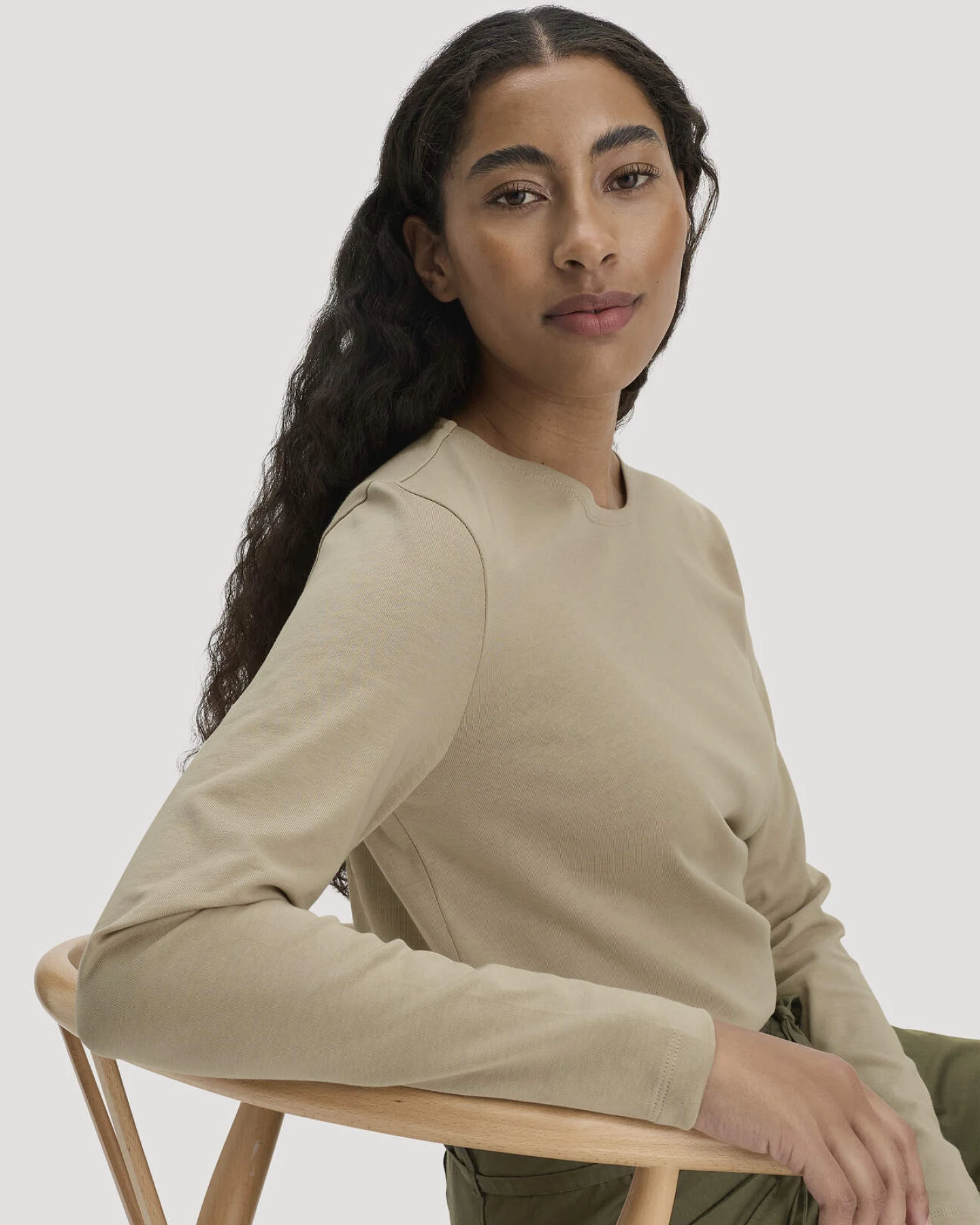 hessnatur Damen Heavy Shirt Relaxed aus Bio-Baumwolle - beige - Größe 46 – Ansicht 4
