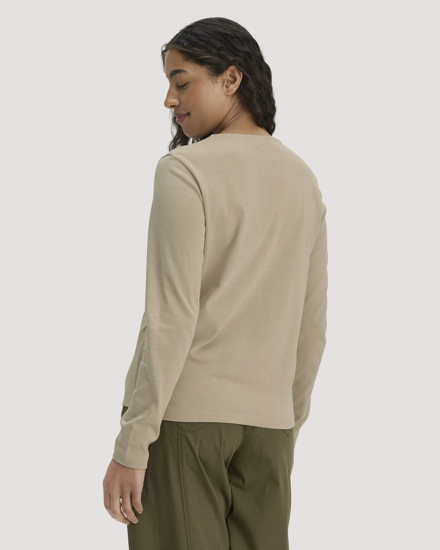 hessnatur Damen Heavy Shirt Relaxed aus Bio-Baumwolle - beige - Größe 48 – Ansicht 3