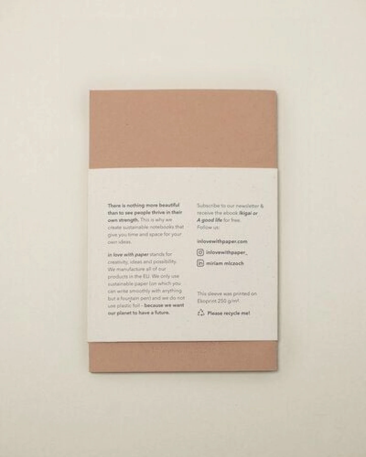 in love with paper Nachhaltiges Notizbuch Ella mit Ausklappseite und 48 blanko Seiten aus Up/Recyclingpapier – Ansicht 3
