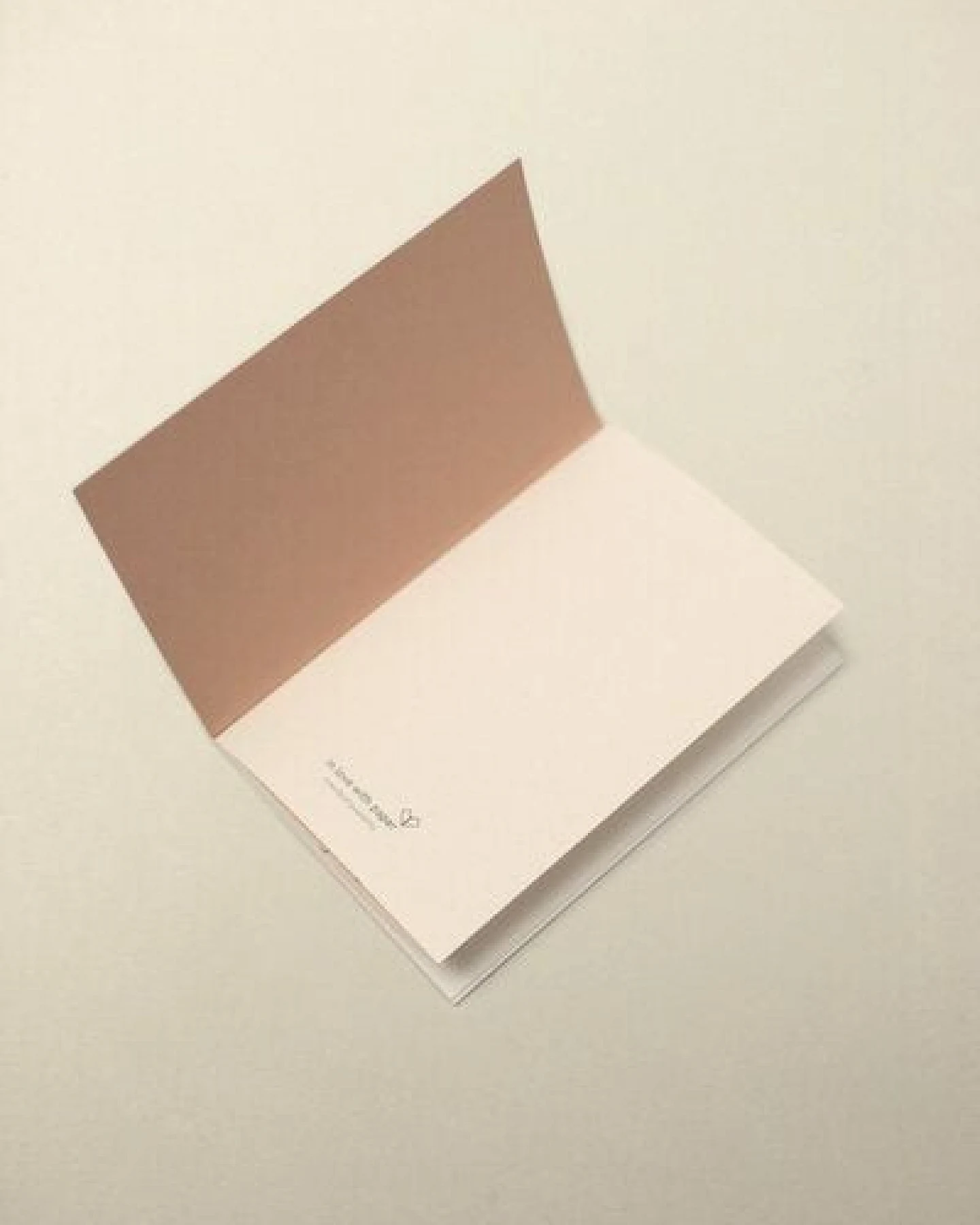 in love with paper Nachhaltiges Notizbuch Ella mit Ausklappseite und 48 blanko Seiten aus Up/Recyclingpapier – Ansicht 4