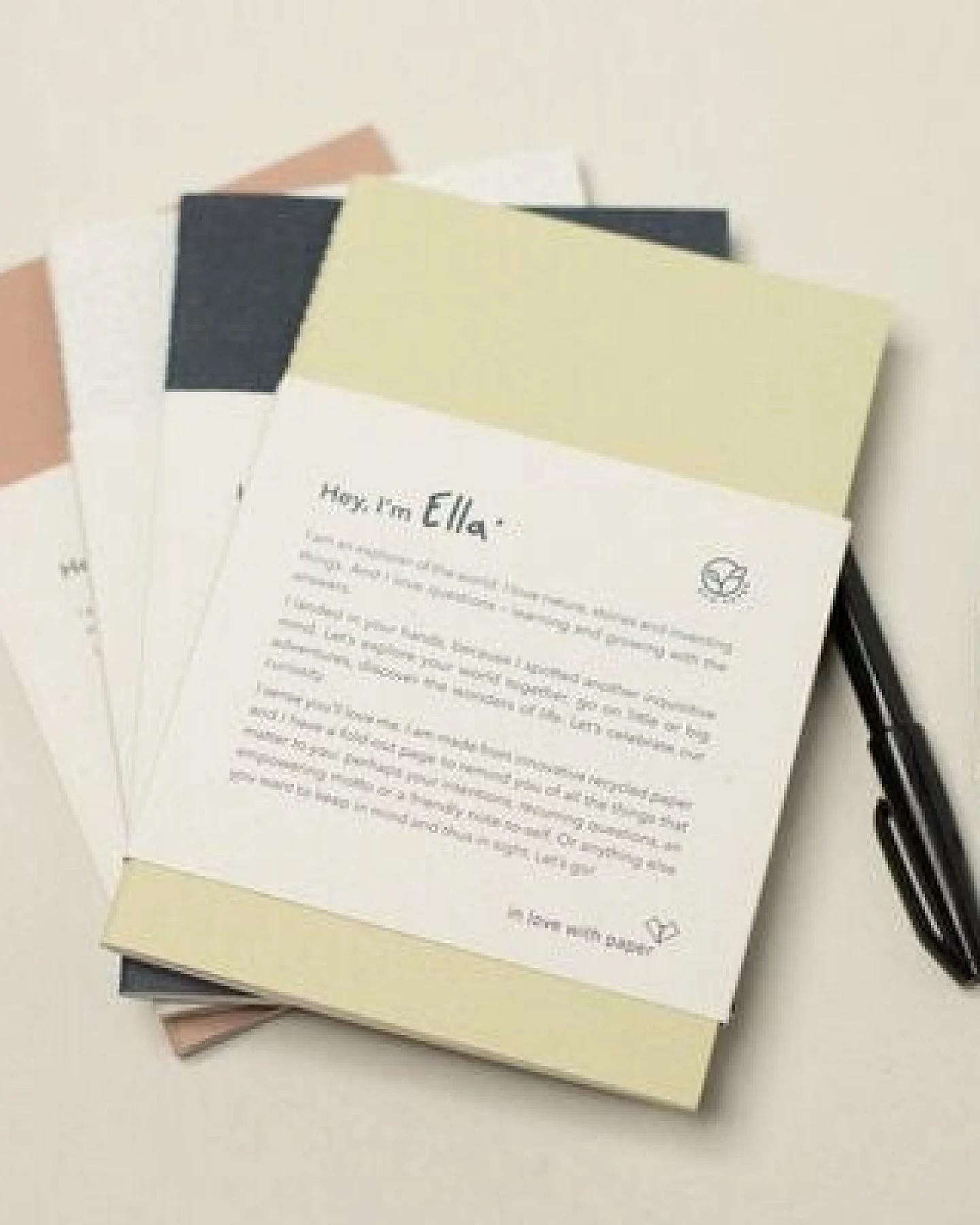 in love with paper Nachhaltiges Notizbuch Ella mit Ausklappseite und 48 blanko Seiten aus Up/Recyclingpapier – Ansicht 2