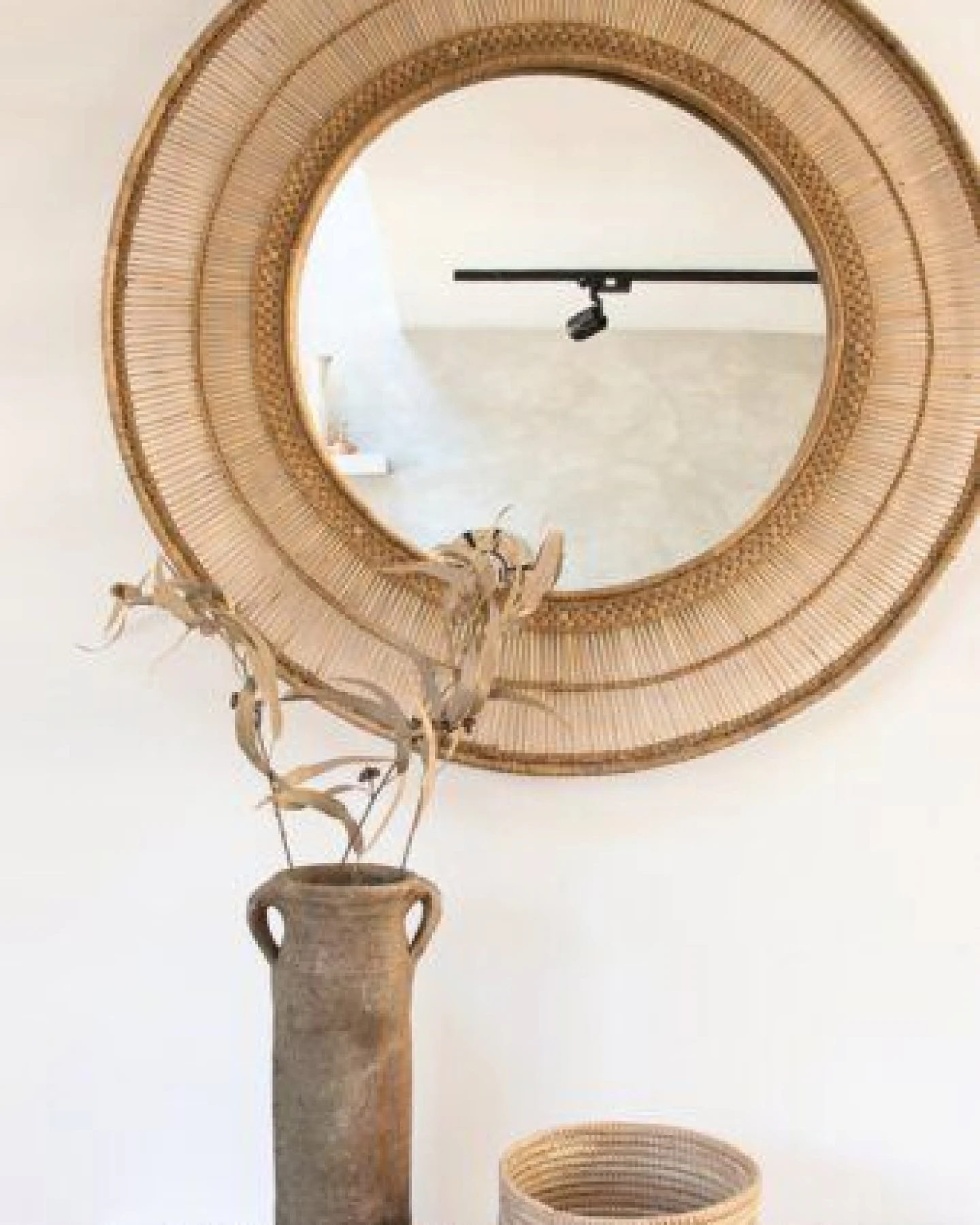 By Native Spiegel Malawi Sun aus Rattan, rund, fair und nachhaltig hergestellt – Ansicht 2