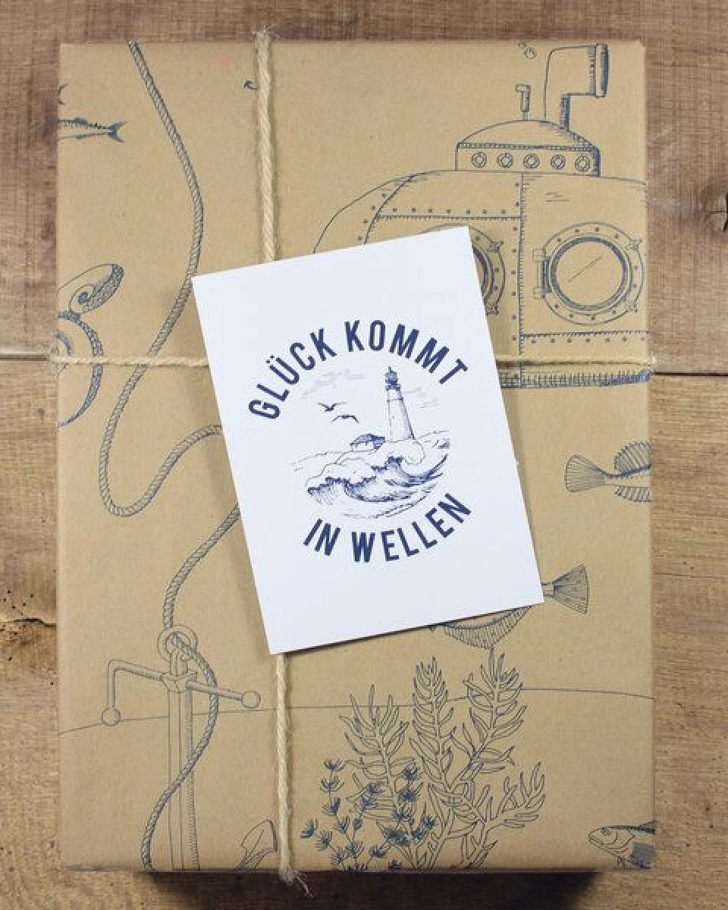 Bow & Hummingbird Postkarte "Glück kommt in Wellen" – Ansicht 2