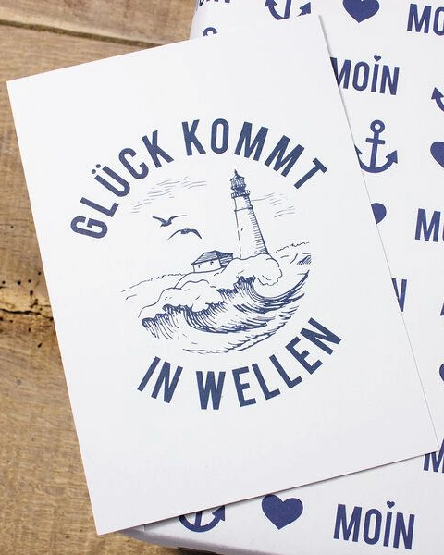 Bow & Hummingbird Postkarte "Glück kommt in Wellen" – Ansicht 3
