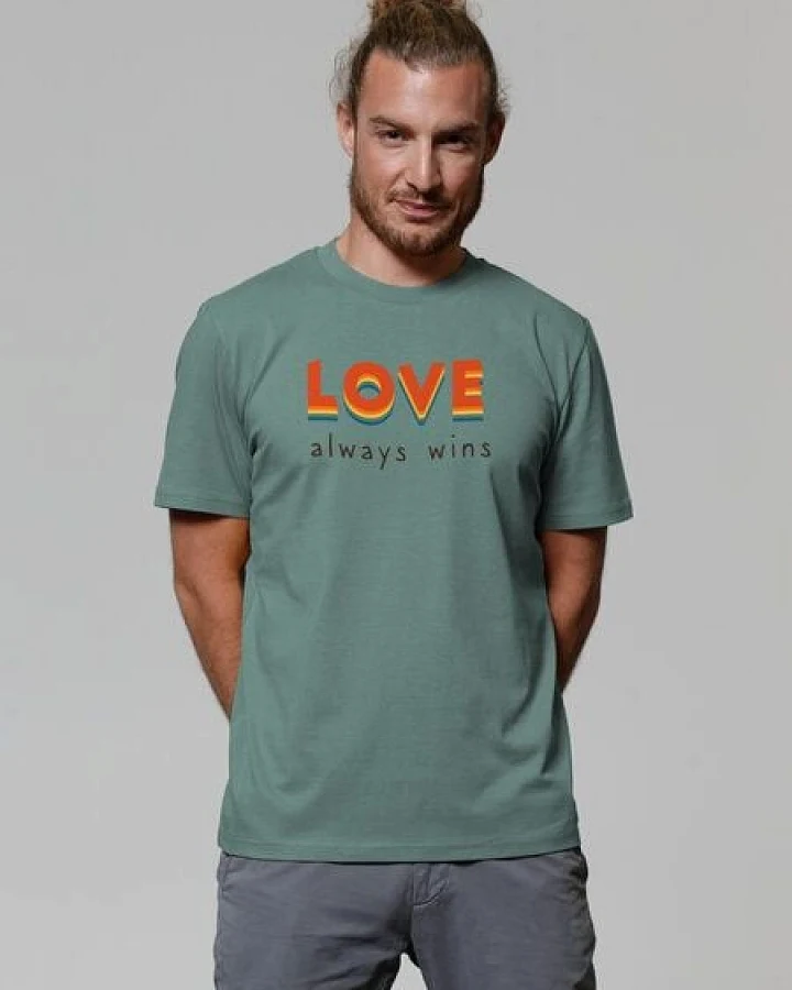 watapparel T-Shirt Unisex Love always wins