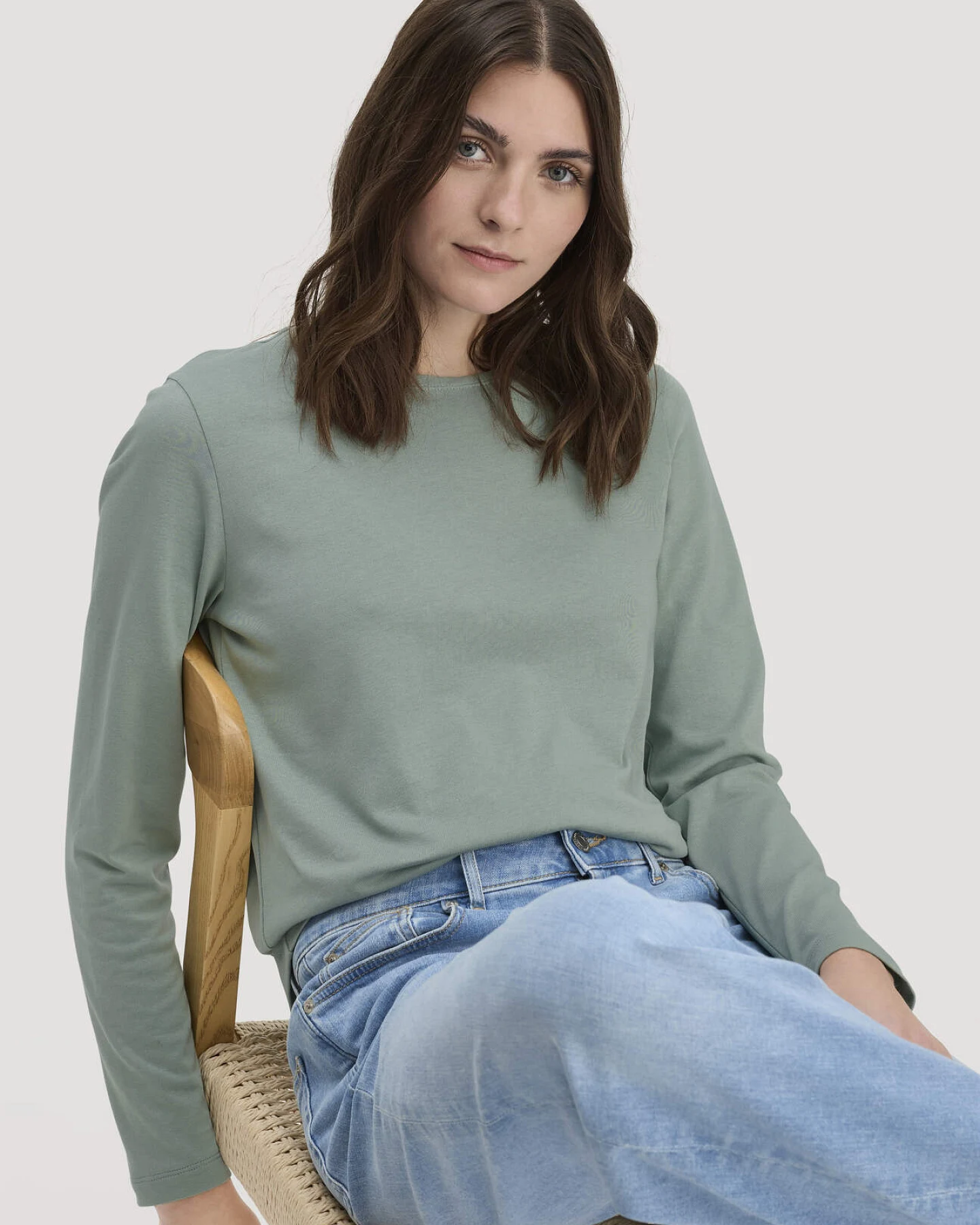hessnatur Damen Heavy Shirt Relaxed aus Bio-Baumwolle - grün - Größe 34 – Ansicht 4