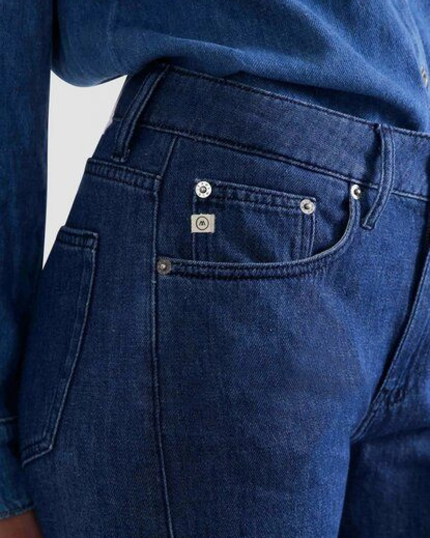 MUD Jeans Loose Jamie Flow aus Baumwoll/ Leinen Mix – Ansicht 2