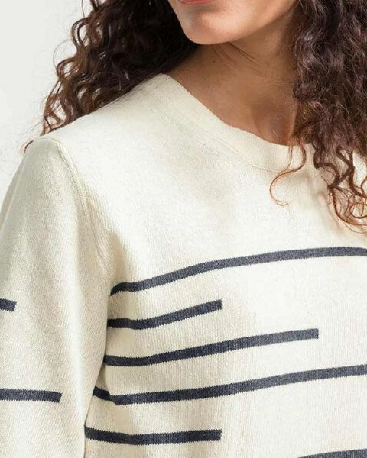 Rifò - Circular Fashion Made in Italy Clio Kurzarm-Pulllover aus recykelter und Bio-Baumwolle – Ansicht 2