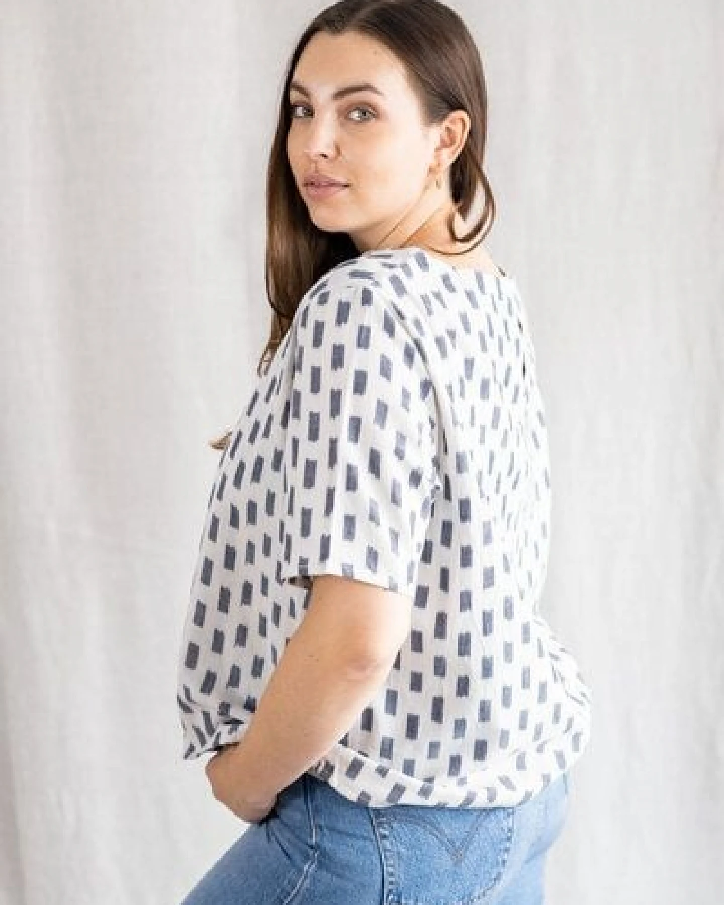 Jyoti - Fair Works Bio-Baumwoll Shirt Sarala Ikat – Ansicht 3