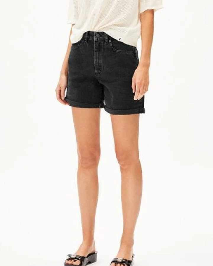 ARMEDANGELS SHEAARI Damen Jeans Shorts aus recycelter Baumwolle