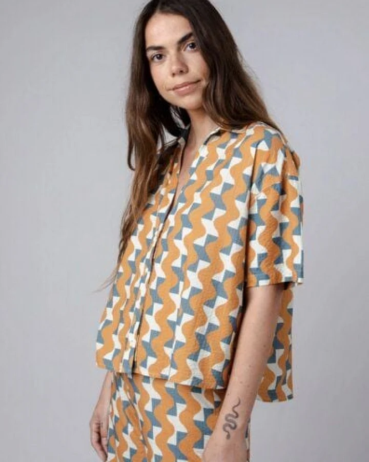 Brava Fabrics Big Tiles Cropped Bluse Ochre