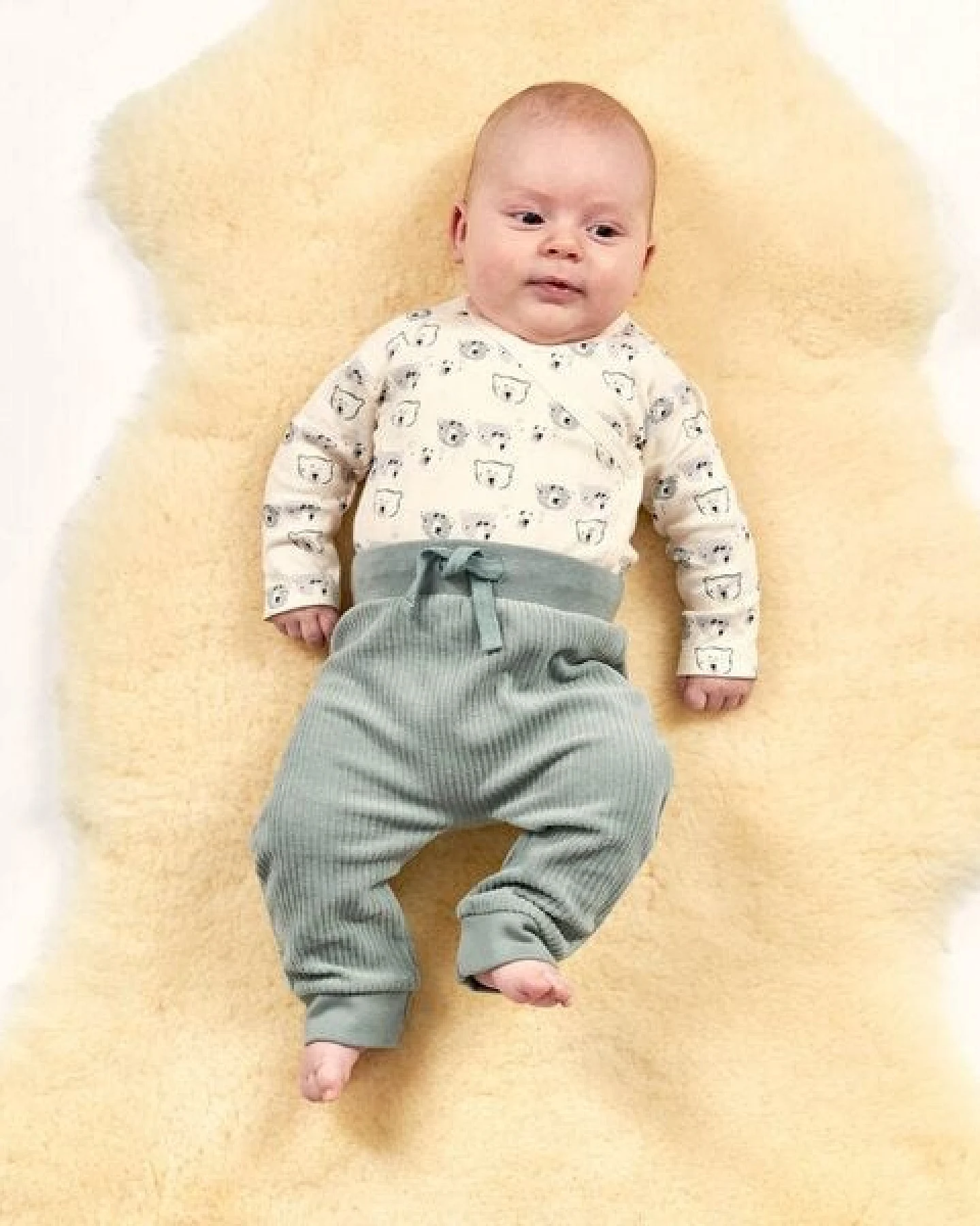 Sense Organics & friends in cooperation with GARY MASH Baby Wickelbody mit Alloverdruck aus Biobaumwolle – Ansicht 3
