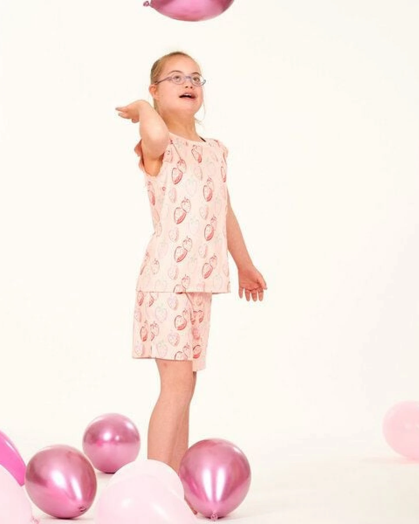 Sense Organics & friends in cooperation with GARY MASH Kurzer Kinder Pyjama aus Biobaumwolle – Ansicht 2