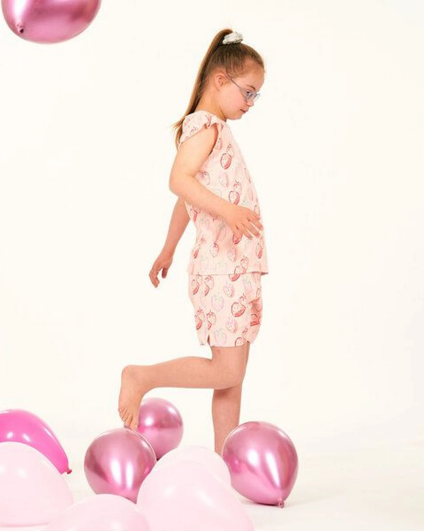 Sense Organics & friends in cooperation with GARY MASH Kurzer Kinder Pyjama aus Biobaumwolle – Ansicht 3