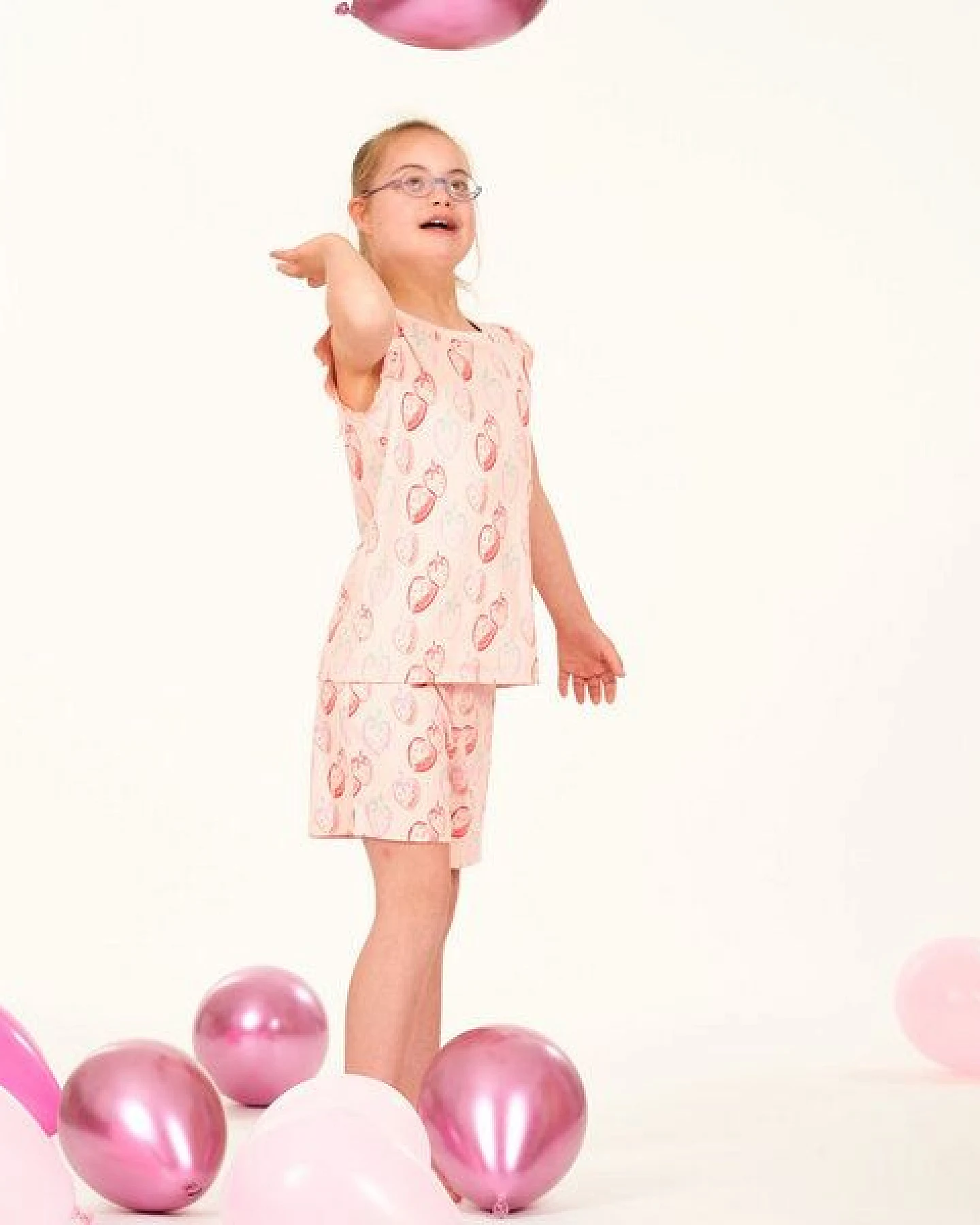 Sense Organics & friends in cooperation with GARY MASH Kurzer Kinder Pyjama aus Biobaumwolle – Ansicht 3