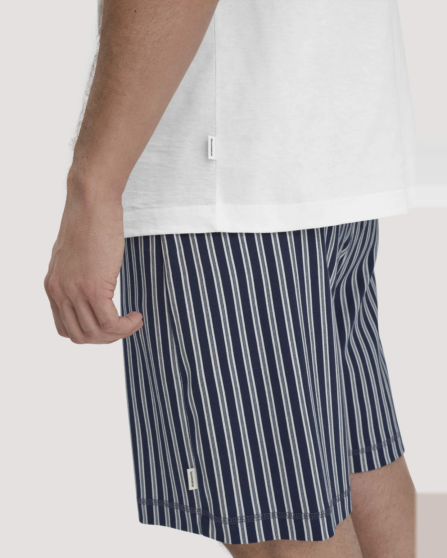 hessnatur Herren T-Shirt PURE COTTON aus Bio-Baumwolle - weiß - Größe 52 – Ansicht 2