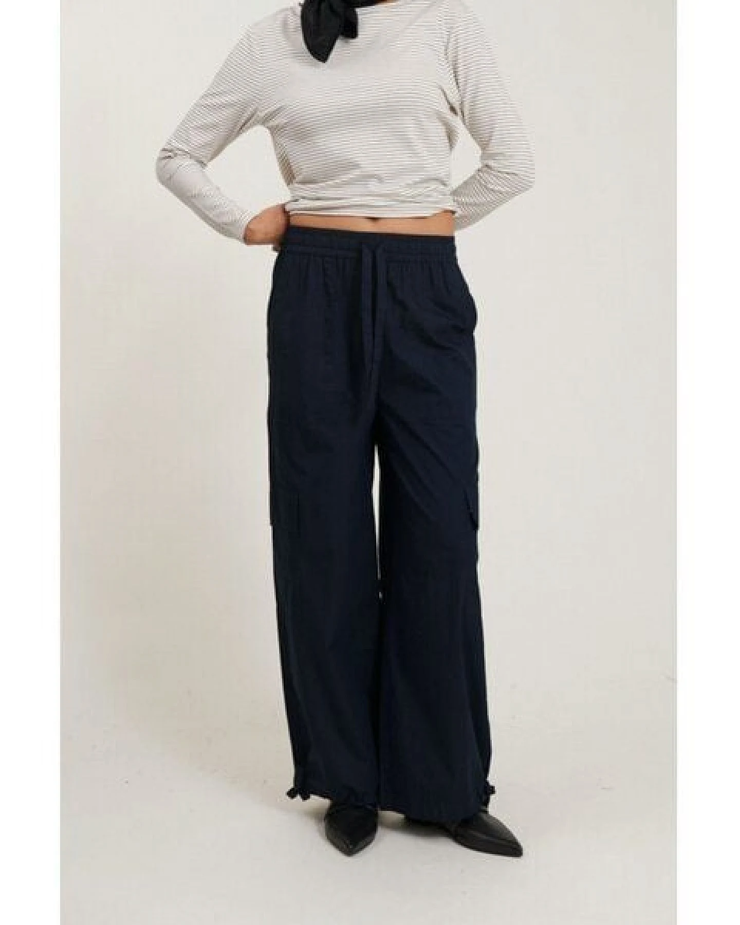 Basic Apparel Cargohose TILDE Loose aus Bio-Baumwolle – Ansicht 2