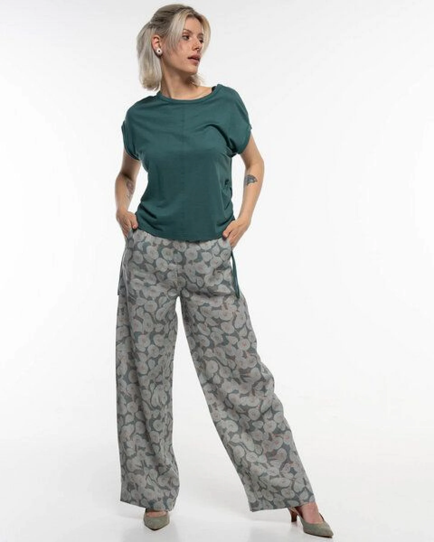 Alma & Lovis Legeres Shirt aus fließendem EcoVero – Ansicht 2