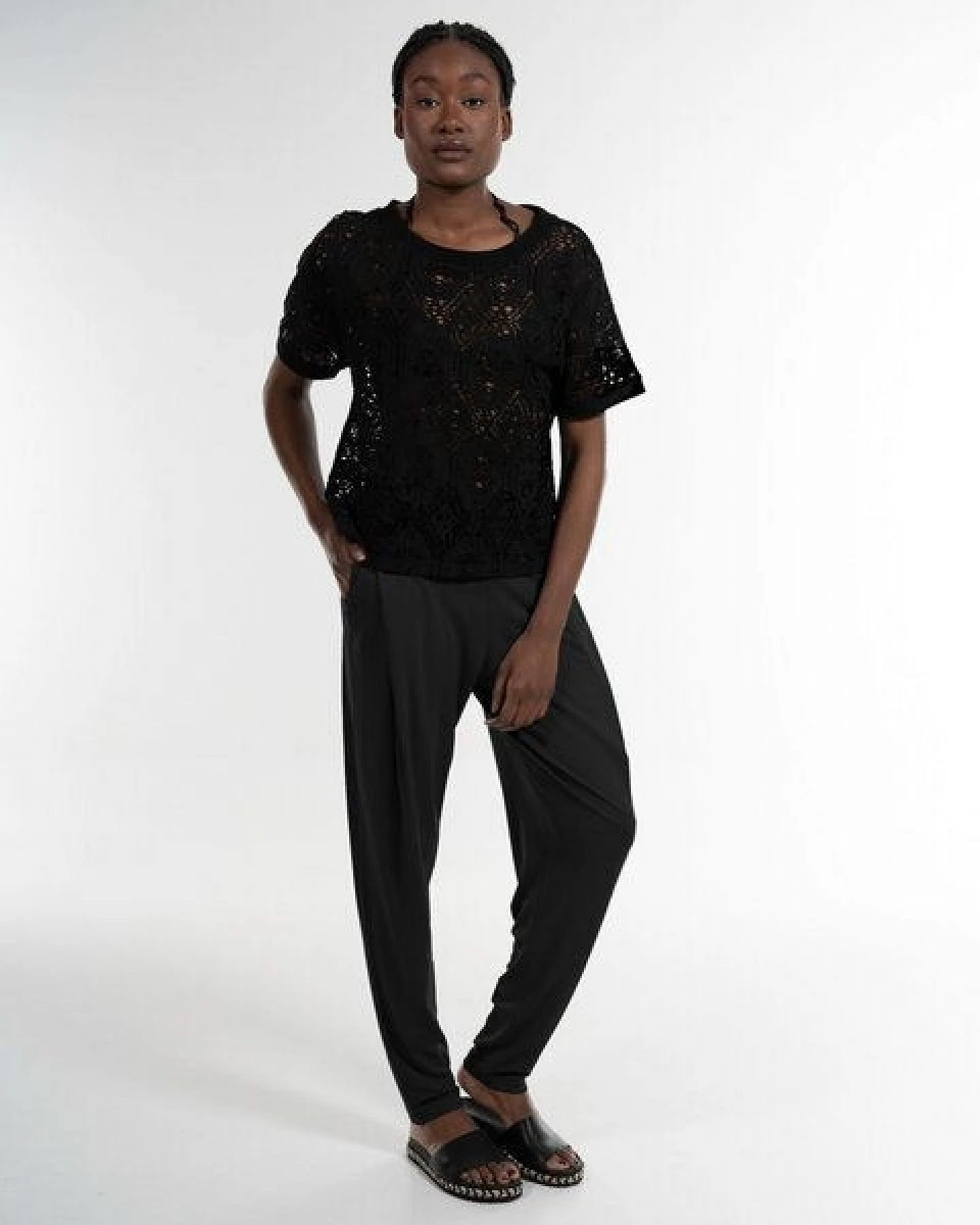 Alma & Lovis Elegant weite Hose aus fließendem EcoVero – Ansicht 2